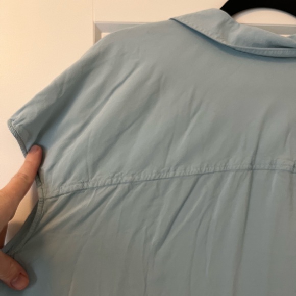 Blue Top with High-Low hem - Picture 4 of 4